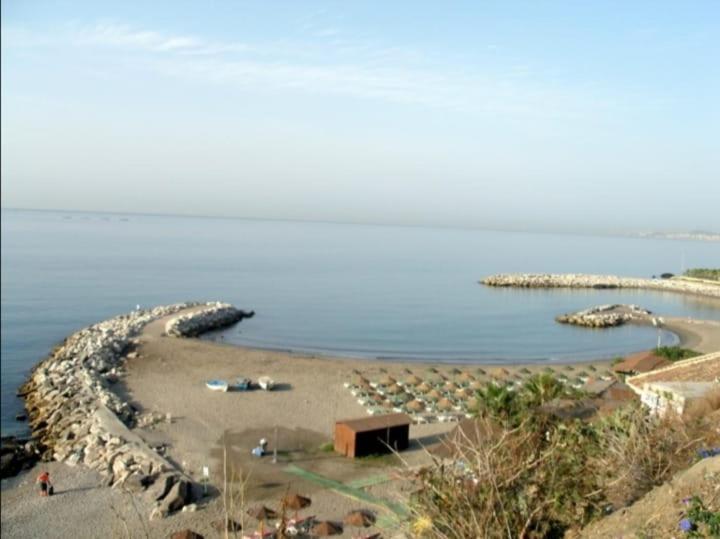 Espectacular Apartamento En Primera Linea De Playa Benalmádena Eksteriør billede