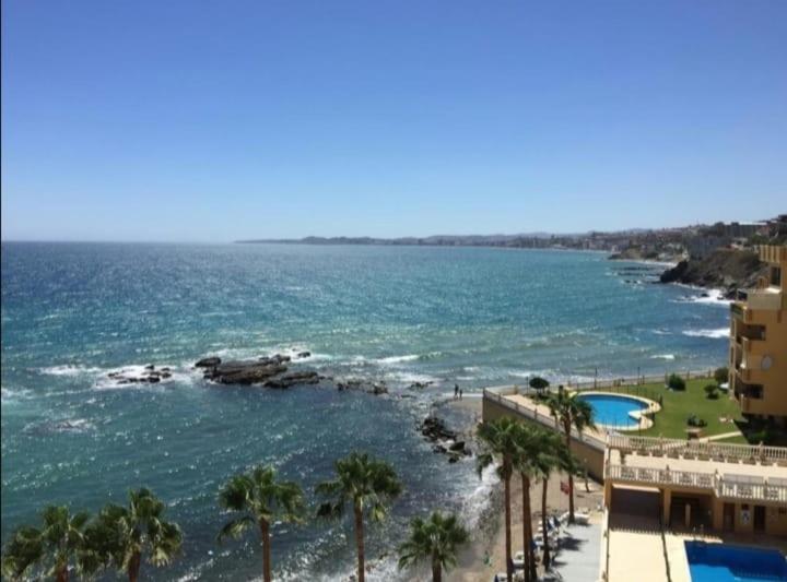 Espectacular Apartamento En Primera Linea De Playa Benalmádena Eksteriør billede