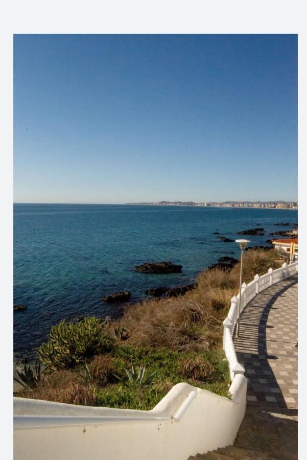 Espectacular Apartamento En Primera Linea De Playa Benalmádena Eksteriør billede